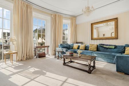 32 Sitting Room
