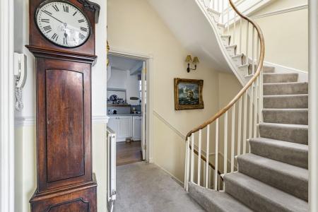 5 Entrance Hall