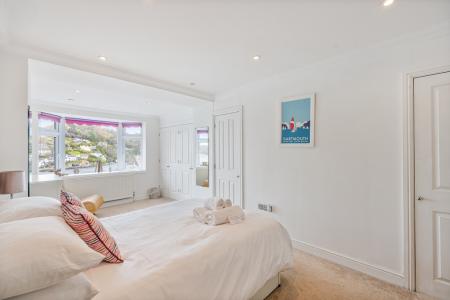 17 Bedroom Lowerdeck