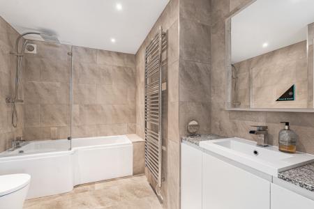 6 Bathroom.JPG