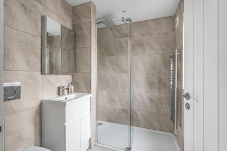 8 Shower Room.JPG