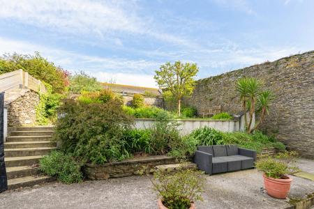 19 Courtyard.JPG