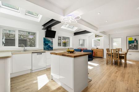 24 Open Plan Living