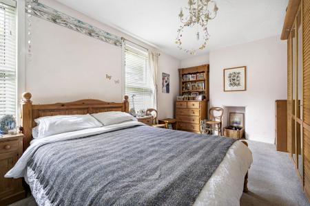 19 Bedroom.JPG