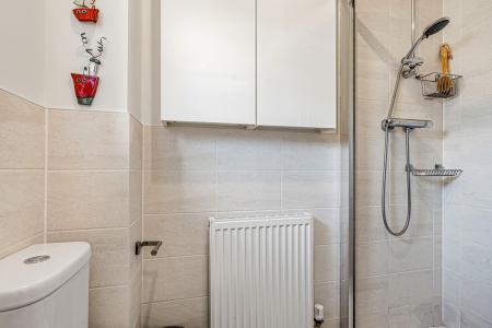 18 Shower Room.JPG
