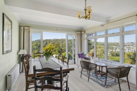 53 Dining Room.JPG