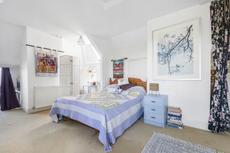 19 Bedroom.JPG