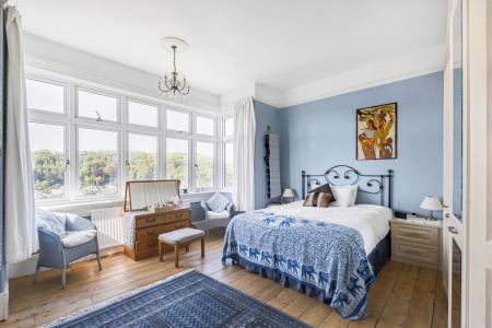 36 Main Bedroom.JPG