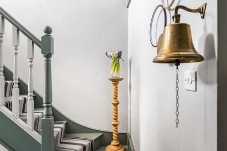 2 Entrance Hall
