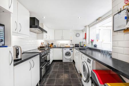 3 Kitchen.JPG