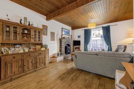 31 Sitting Room