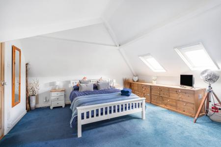 6 Bedroom.JPG