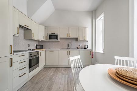 22 Kitchen.JPG