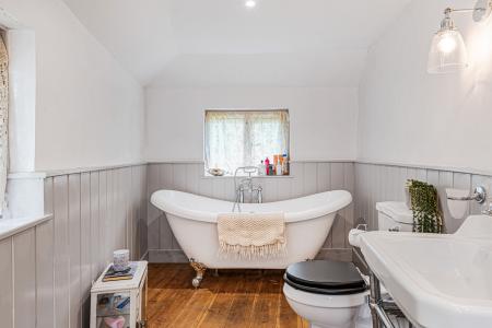31 En Suite.JPG