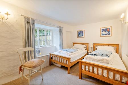 17 Twin Bedroom