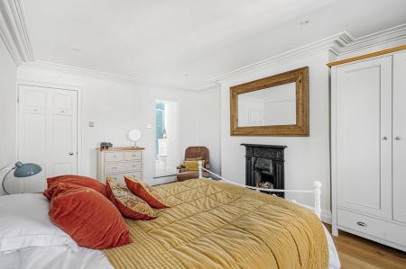 38 Bedroom.JPG