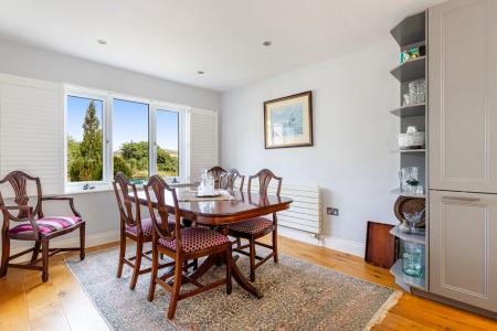 14 Dining Area