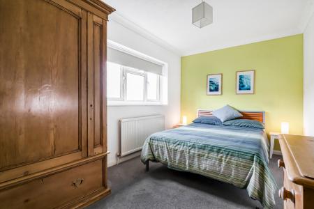 29 Bedroom.JPG