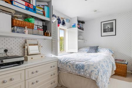 A28 - The Knowle, We