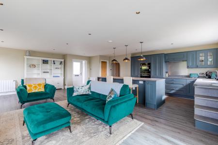 A16 - 1 Wingfield Th