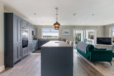 A13 - 1 Wingfield Th