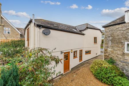 A01 - Bay Tree Cotta