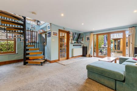 A11 - Bay Tree Cotta