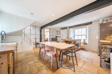 1362100-4-68e64bcdc7