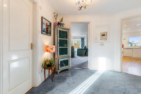 A17 - Embankment Rd,