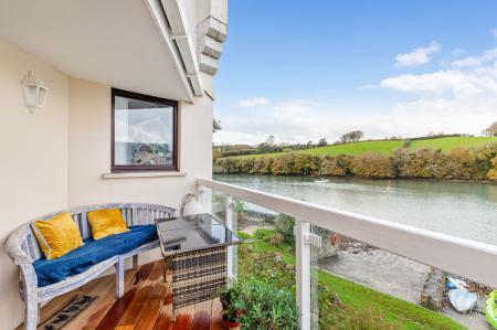 A09 - Embankment Rd,