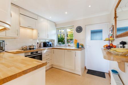 A15 - 3 Ashwood Clos