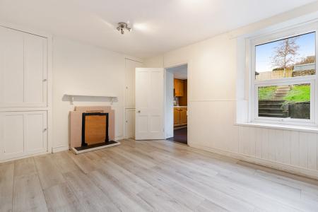 A16 - 1 Church Cotta