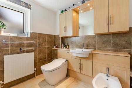 A24 - Broadhurst Sou