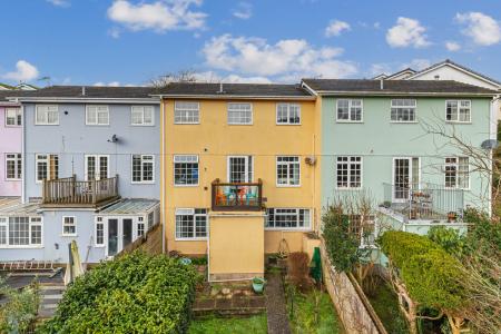 A09 - 25 Knowle Hous