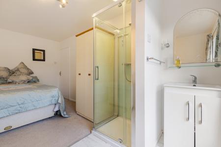 A15 - 25 Knowle Hous