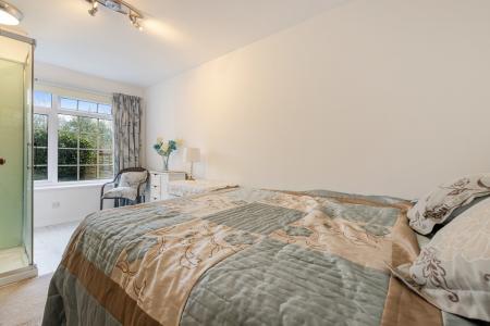 A17 - 25 Knowle Hous