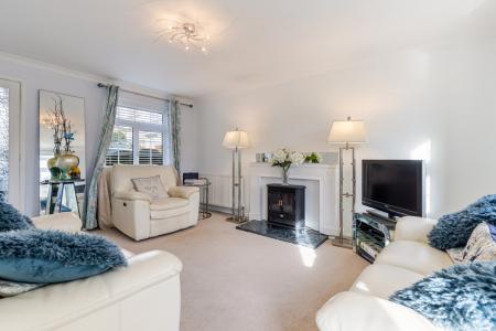 A19 - 25 Knowle Hous