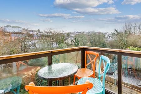 A18 - 25 Knowle Hous