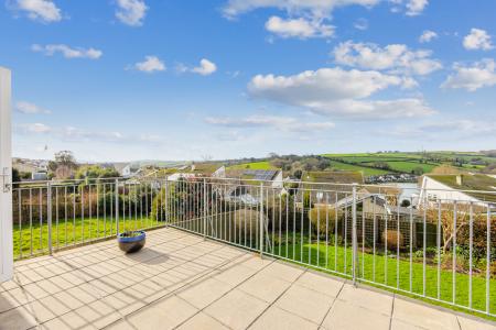 A11 - 13 Hillside Dr