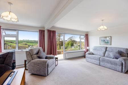 A12 - 13 Hillside Dr