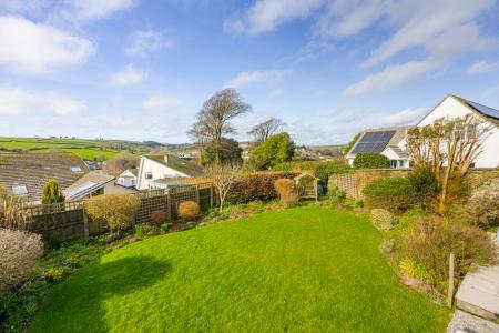 A08 - 13 Hillside Dr