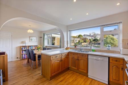 A18 - 13 Hillside Dr