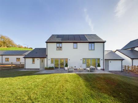 13. REDWING HOUSE -