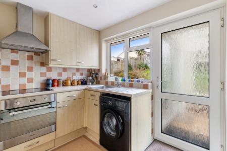 A13 - 25 Coombe Mead