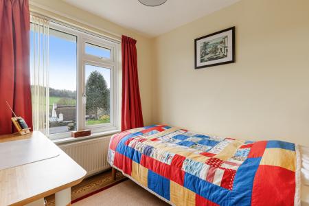 A24 - 25 Coombe Mead