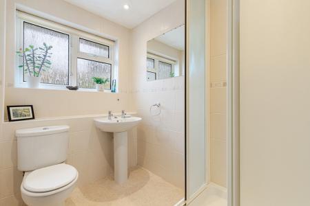 A26 - 25 Coombe Mead