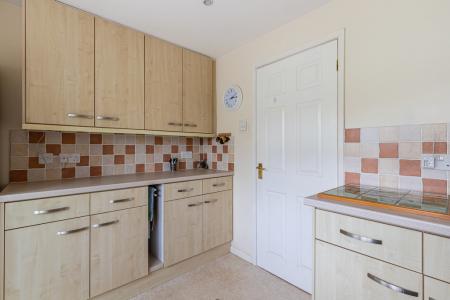 A14 - 25 Coombe Mead