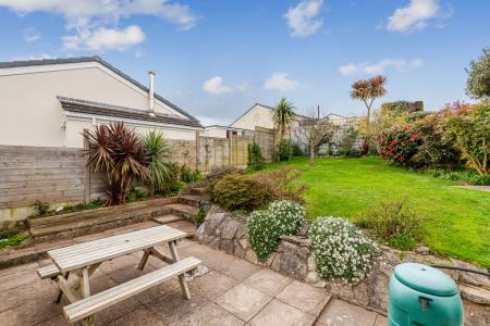 A10 - 25 Coombe Mead