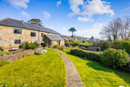 A01 - 4 Meadow Court