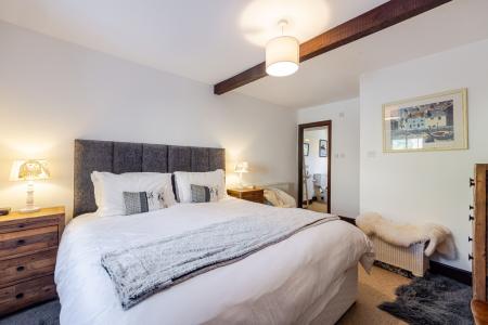 A12 - 4 Meadow Court